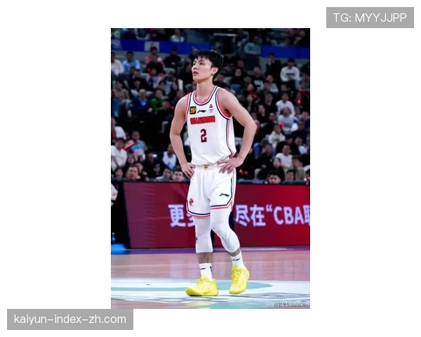 徐杰场均25.7分钟贡献10.2分 投篮命中率39.2%较上季退步